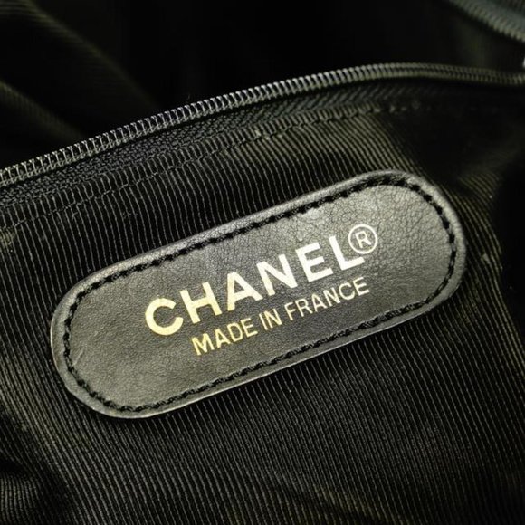 Chanel Large Black Patent CC Logo Duffle Bag with Strap 1C103a - Picture 9 of 12